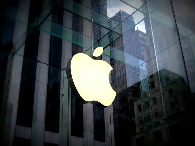 the Apple logo outside a Mac store