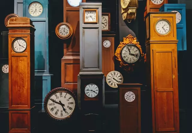 a group of clocks